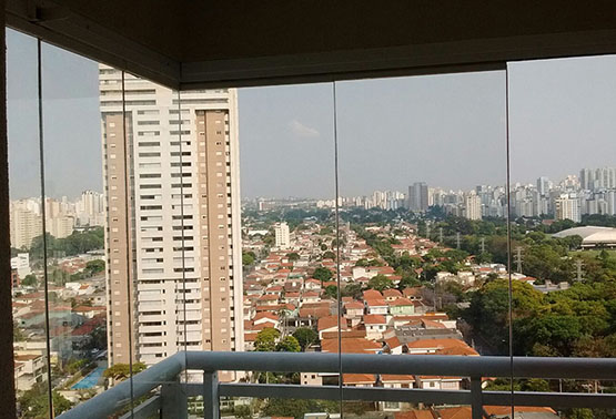 sacada de apartamento fechamento