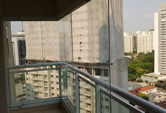 sacada de apartamento fechamento